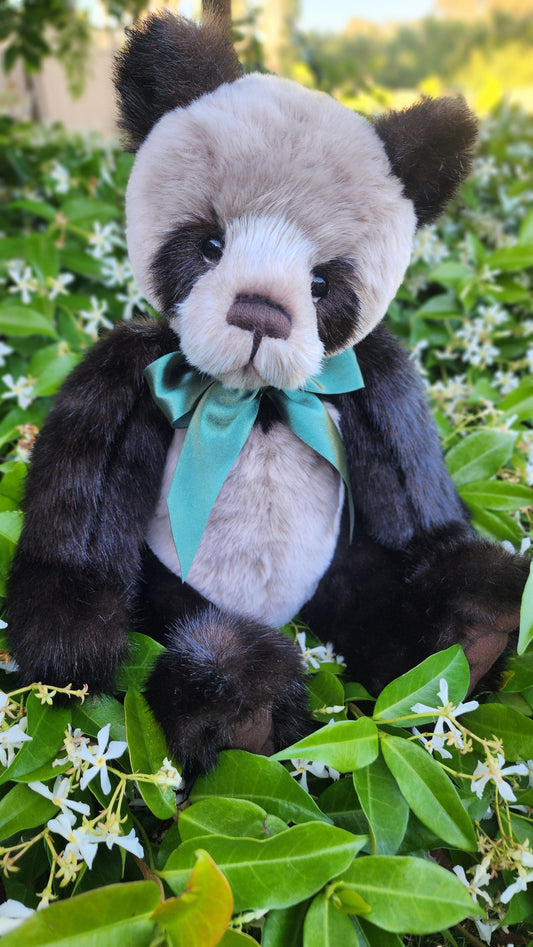 2025 CHARLIE BEARS BOTWOOD