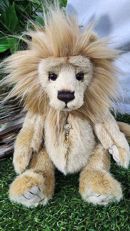2025 CHARLIE BEARS ANNIVERSARY LINUS