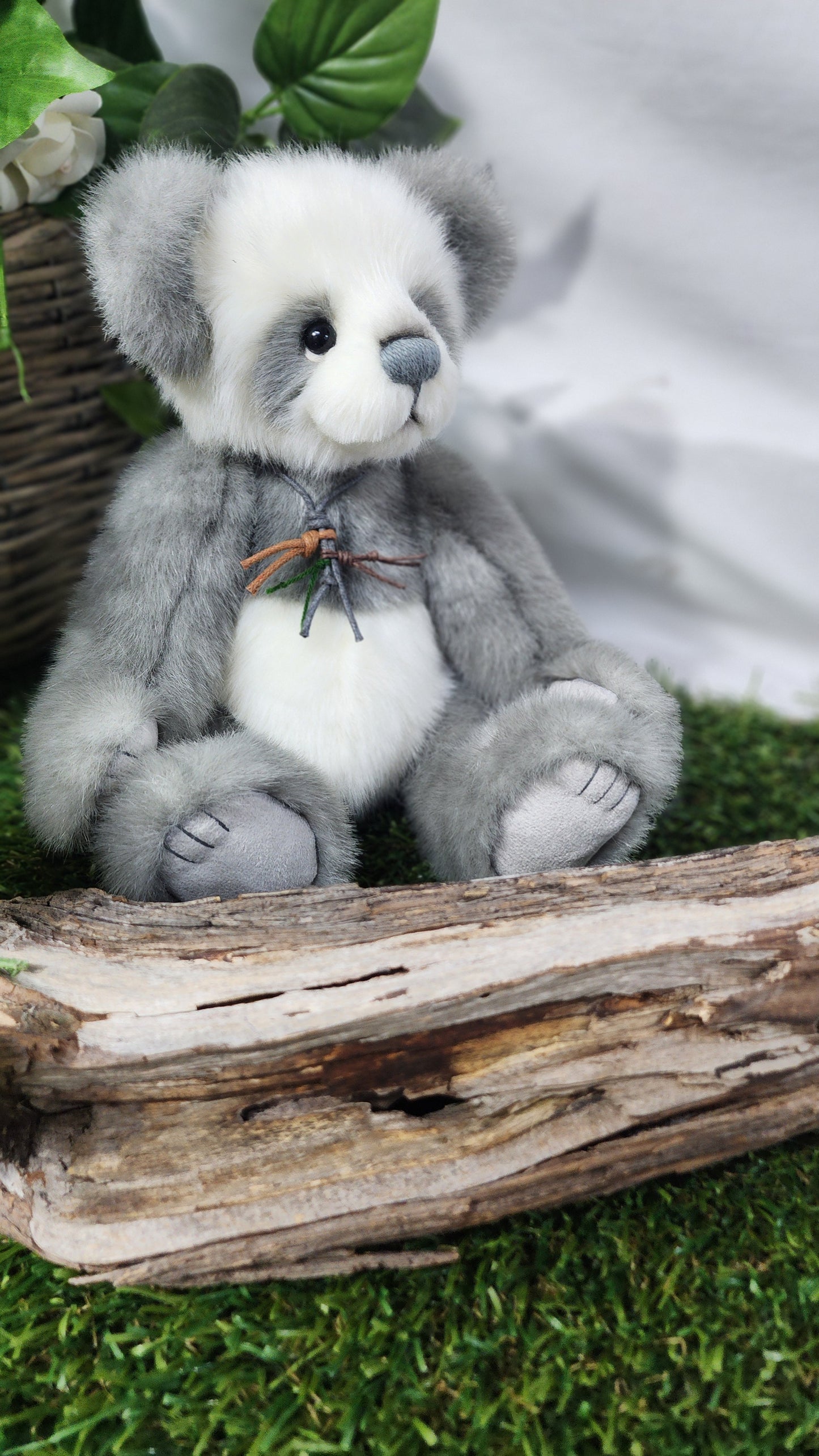 2025 CHARLIE BEARS EXCLUSIVE ANNI BRONTE