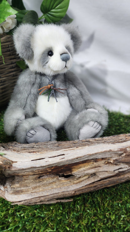 2025 CHARLIE BEARS EXCLUSIVE ANNI BRONTE