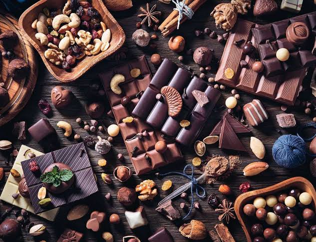 PUZZLE 2000PC CHOCOLATE PARADISE