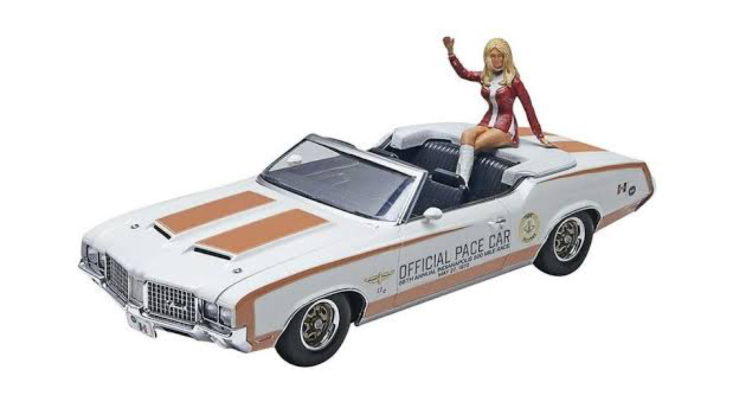 Revell 1:25 72 Olds Indy Pace Car W Fig