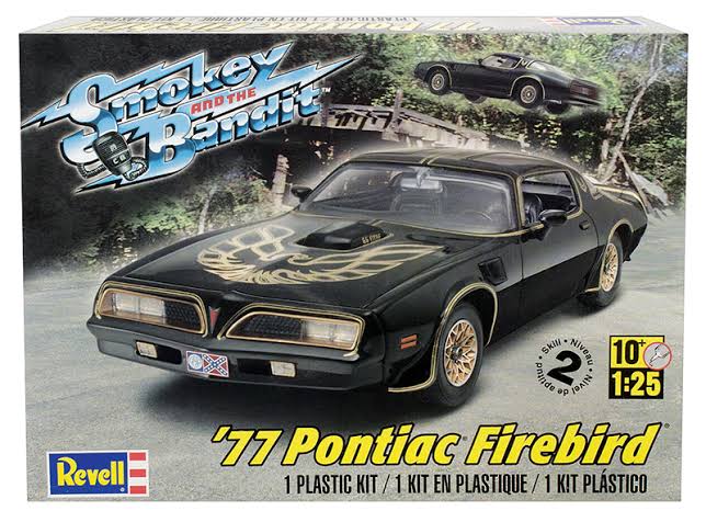 REVELL 1:25 77 PONTIAC FIREBIRD SMOKEY