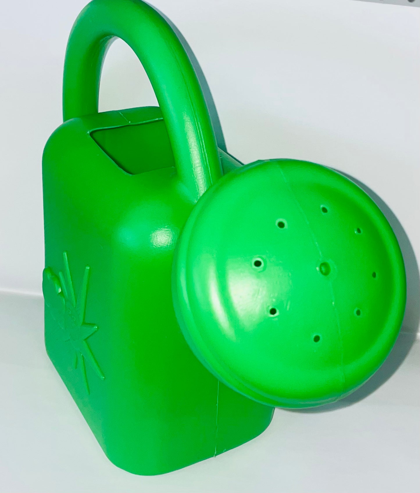 FOUNTAIN WATERING CAN